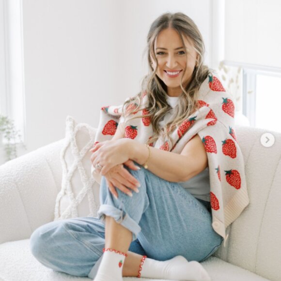 Smash + Tess / Fallon Farinacci Strawberry Sweater M/L - Picture 3 of 8